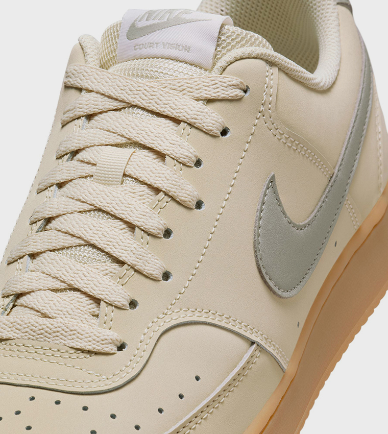 سنيكرز كورت فيجن برباط