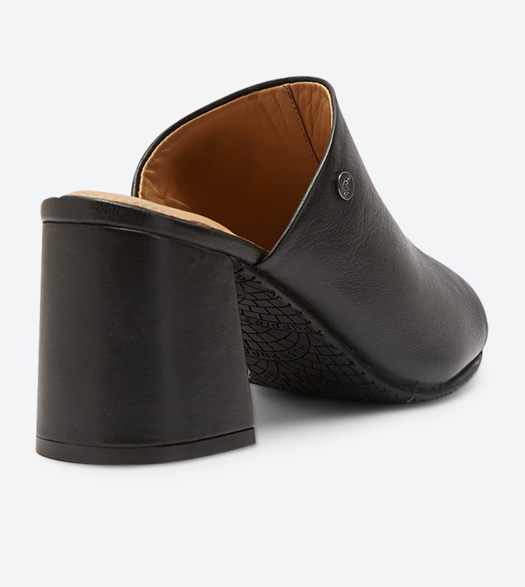 Clover Block Heel Round Toe Mules - Black