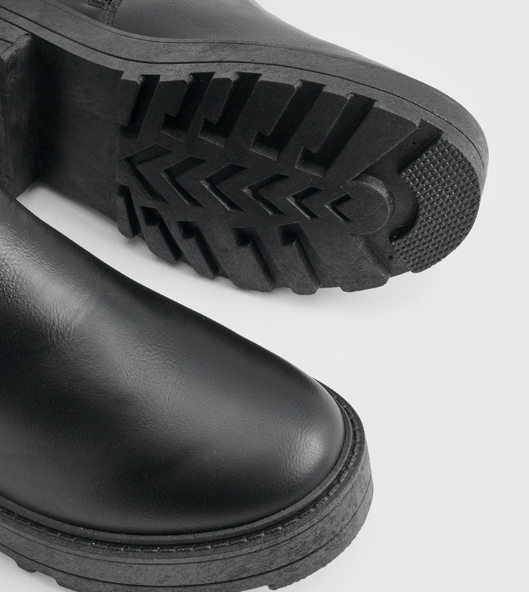 Elastic Panel Loop Chelsea Boots