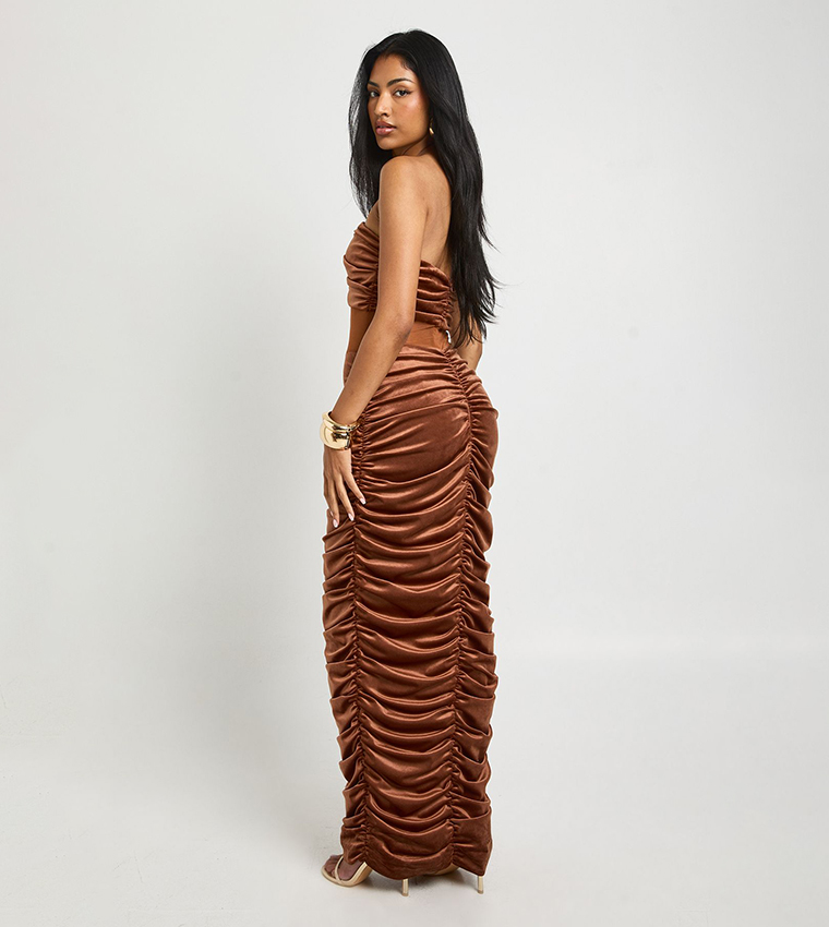 فستان ماكسي مخمل شبك بياقة واسعة