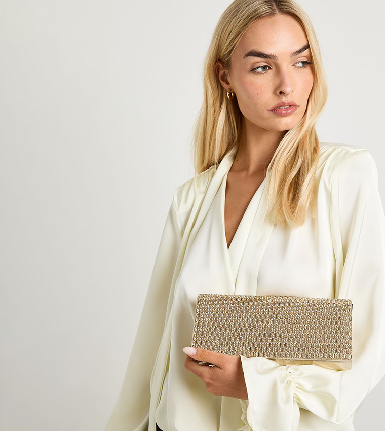 شنطة كلاتش مطرزة 