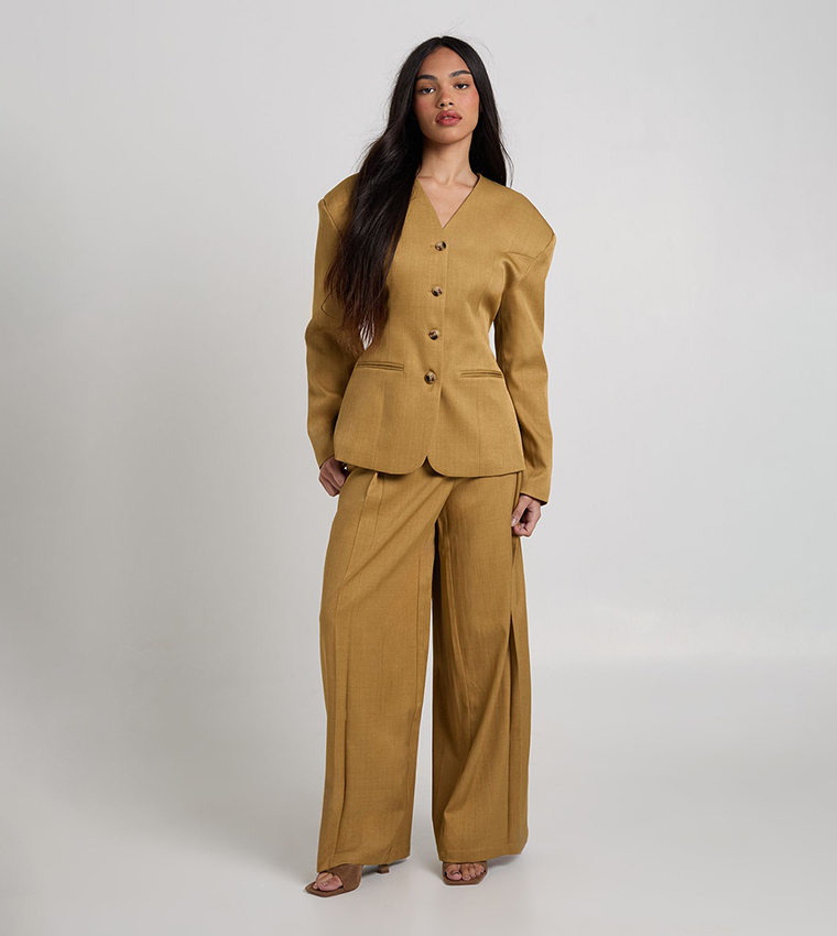 جاكيت بقبة عالية بدون قبة