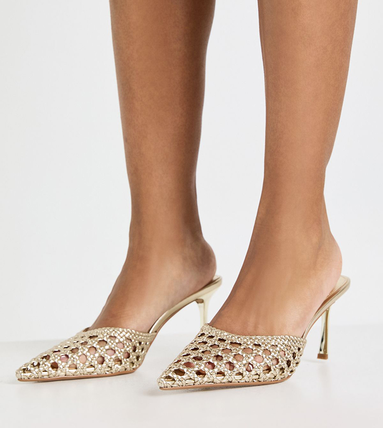 Weave Front Cut-Out Pumps
