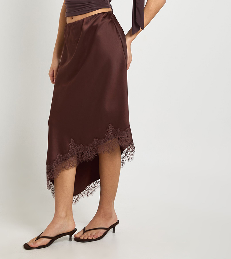 بنطلون ساتان واسع برباط