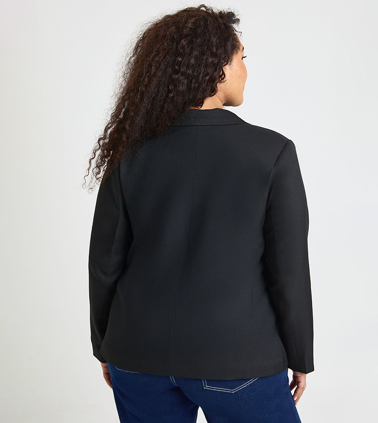 جاكيت بحواف ذهبية للمقاسات الكبيرة