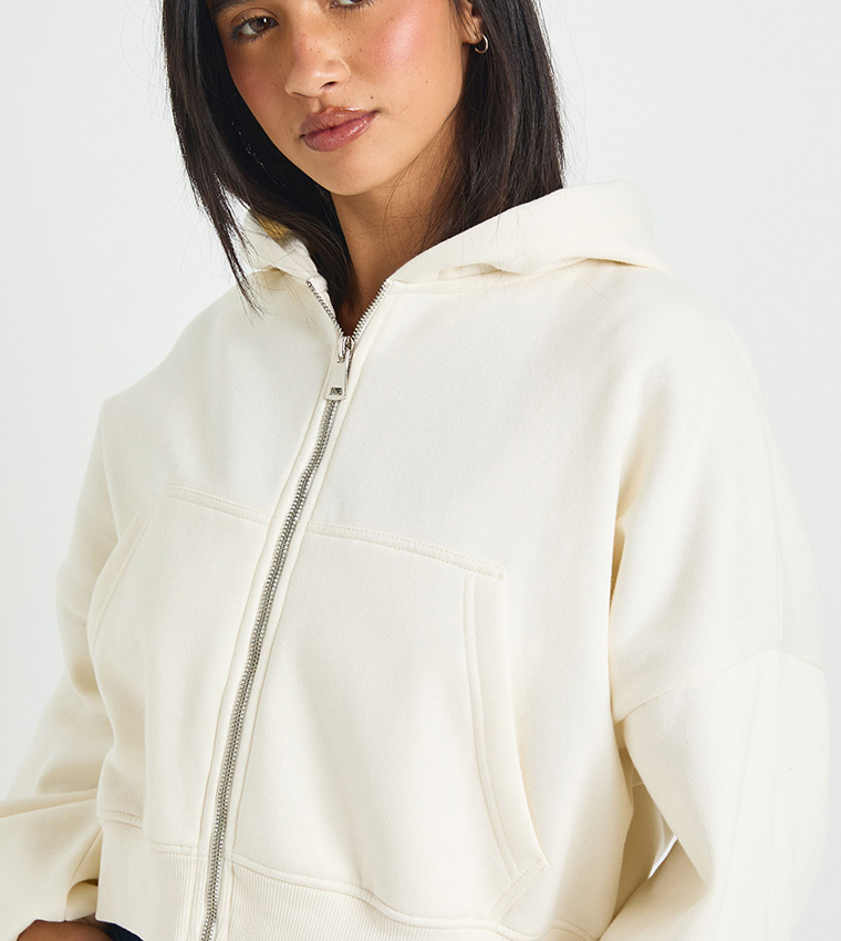 جاكيت بهودي واسع للمقاسات الصغيرة