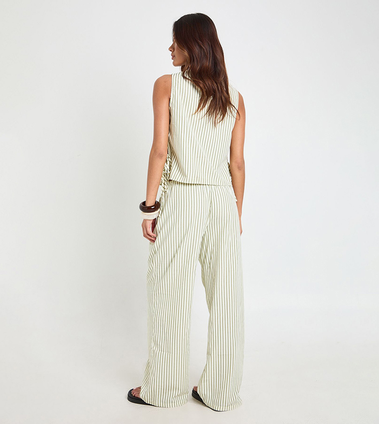 boohoo  Sleeveless Tops - Green Sleeveless Tops