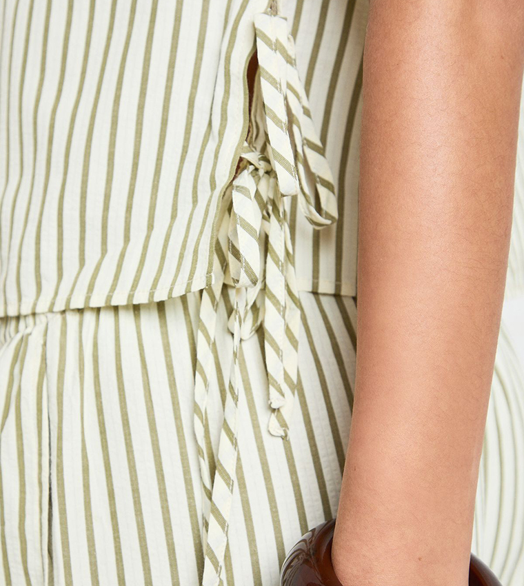 boohoo  Sleeveless Tops - Green Sleeveless Tops