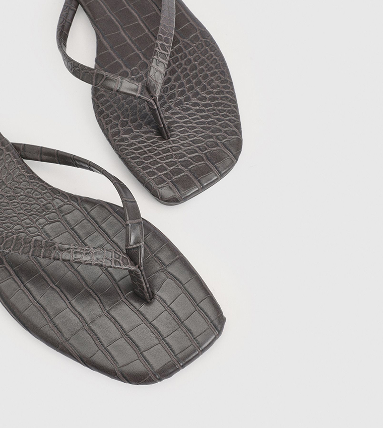 Croc Textured Square Toe Flip-Flops
