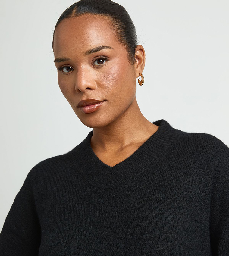 Curve Soft Knit V-Neck Sweater
