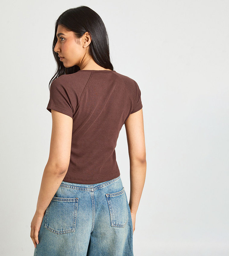 بوهو  توبات قصيرة - بني  Cropped Tops