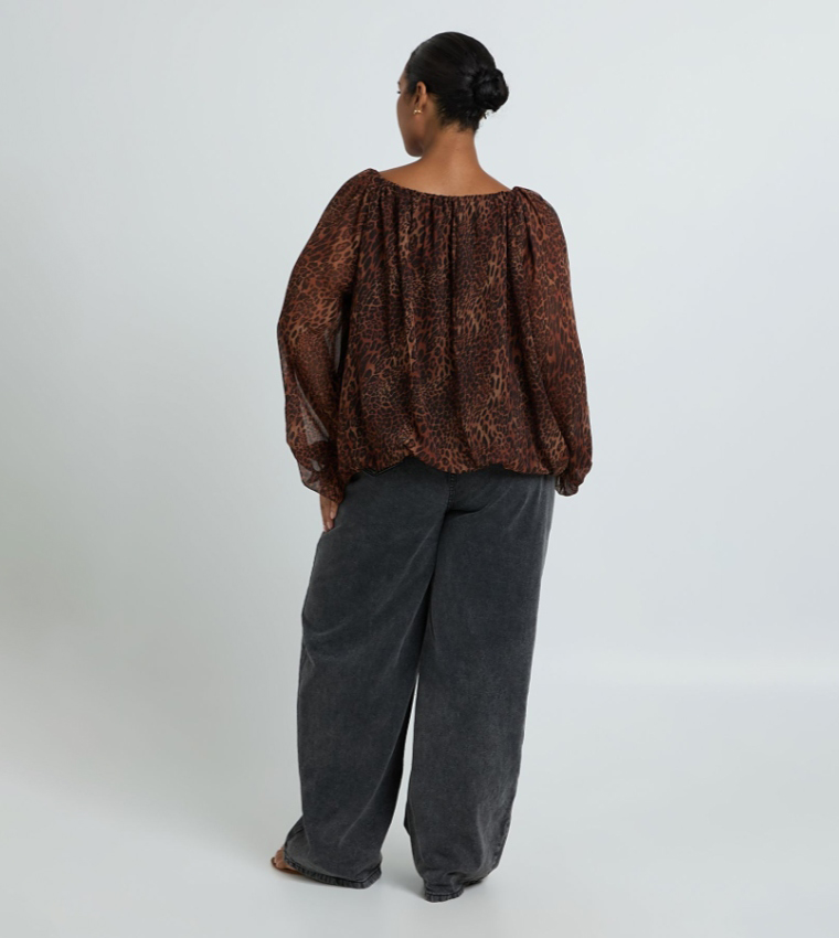Curve Tie Off Shoulder Top