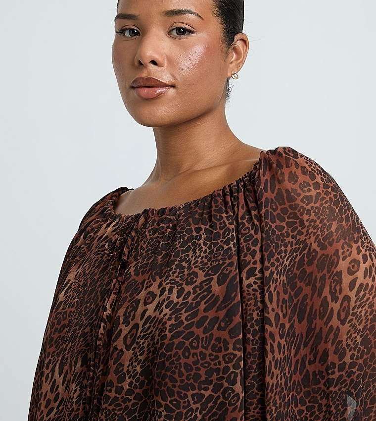 Curve Tie Off Shoulder Top