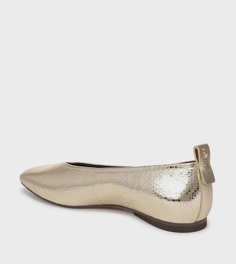 CARLA Textured Almond Toe Ballerinas