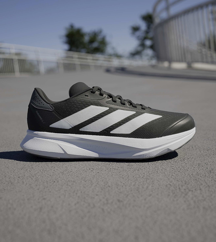 حذاء جري ستريت توك