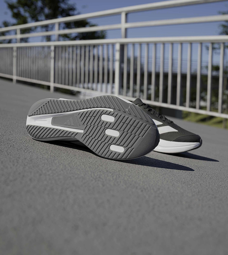 حذاء جري ستريت توك