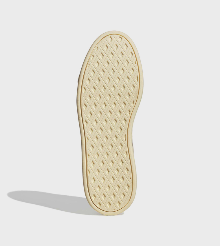 BREAKNET SLEEK Lace-Up Sneakers