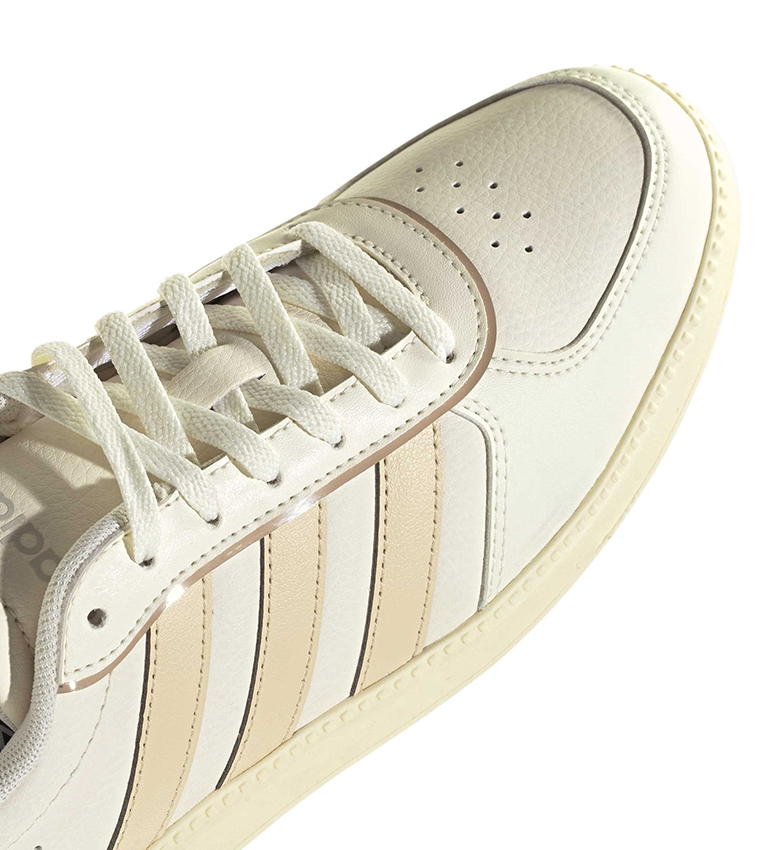 BREAKNET SLEEK Lace-Up Sneakers