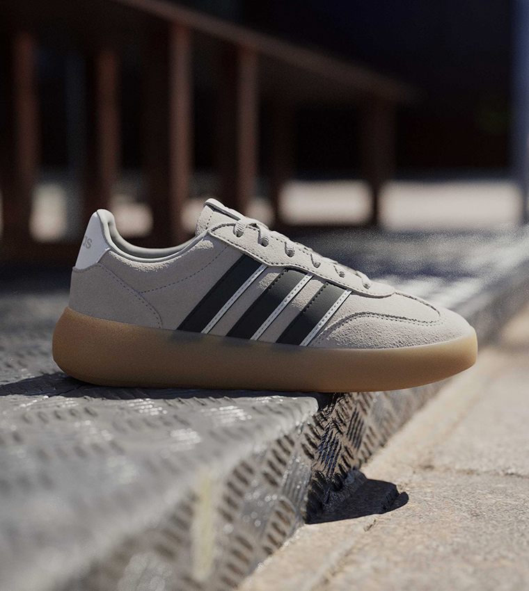 سنيكرز باريدا ديكود لوكس برباط