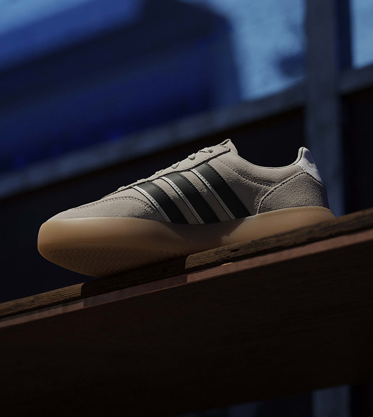 سنيكرز باريدا ديكود لوكس برباط