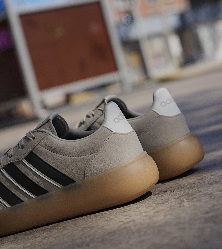 سنيكرز باريدا ديكود لوكس برباط