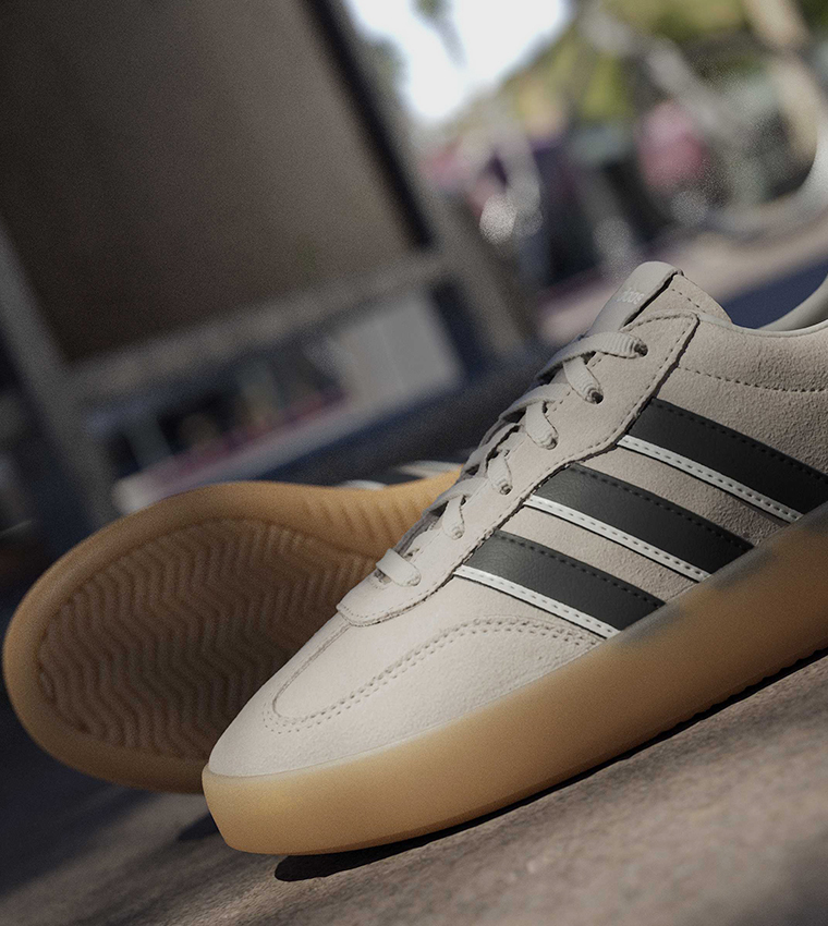 سنيكرز باريدا ديكود لوكس برباط