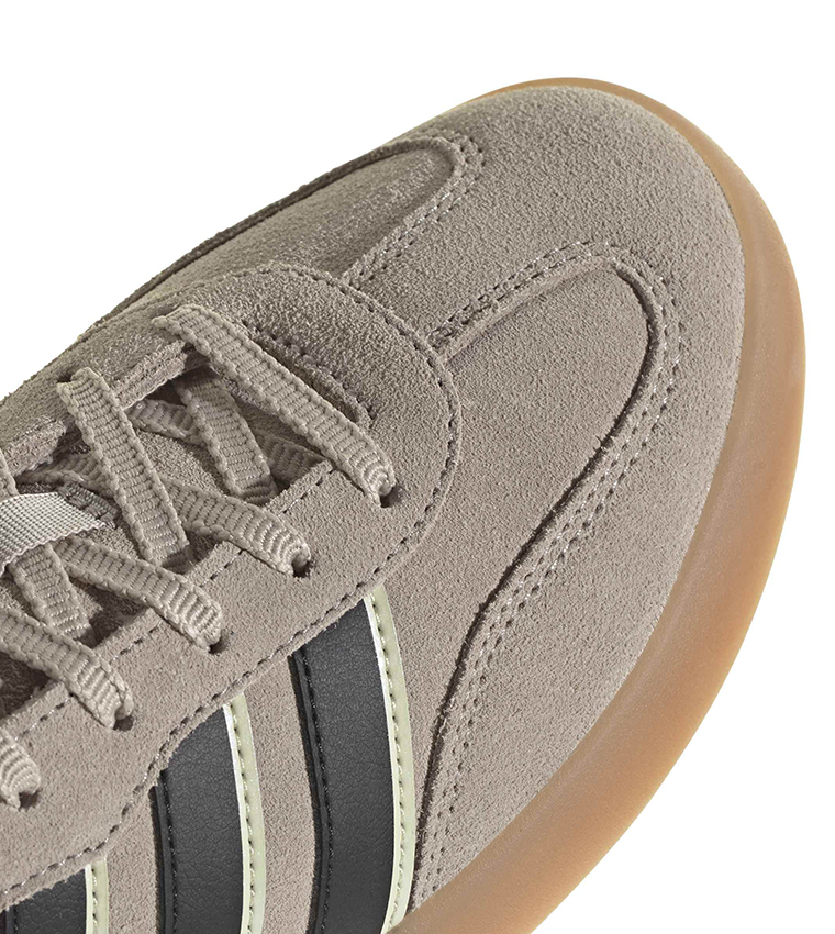 سنيكرز باريدا ديكود لوكس برباط