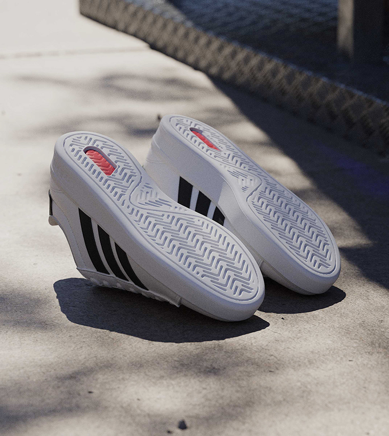 GRAND COURT 3.0 Lace-Up Sneakers