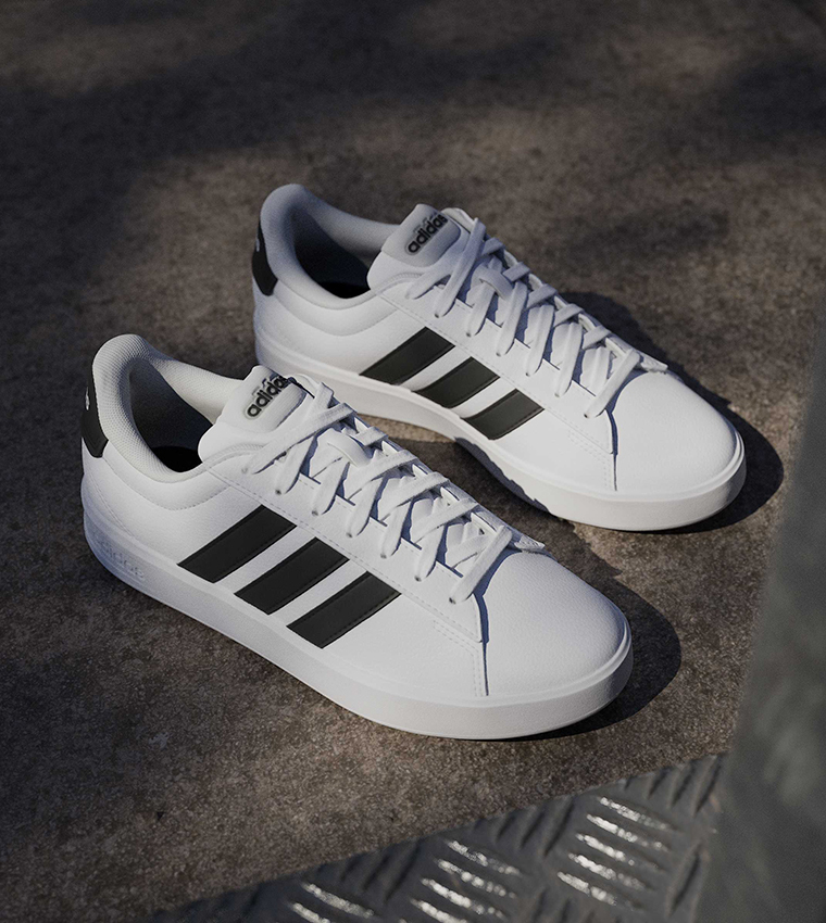 GRAND COURT 3.0 Lace-Up Sneakers