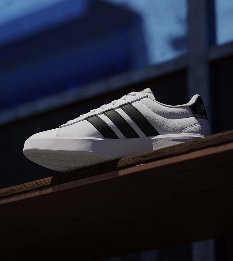 GRAND COURT 3.0 Lace-Up Sneakers