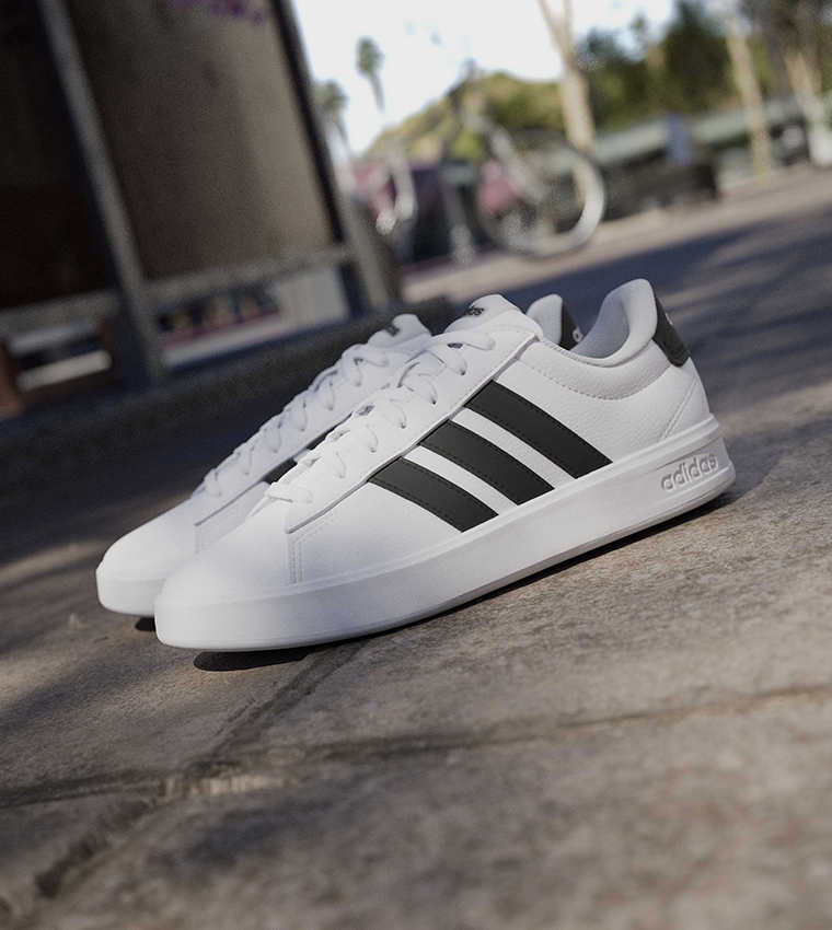 GRAND COURT 3.0 Lace-Up Sneakers