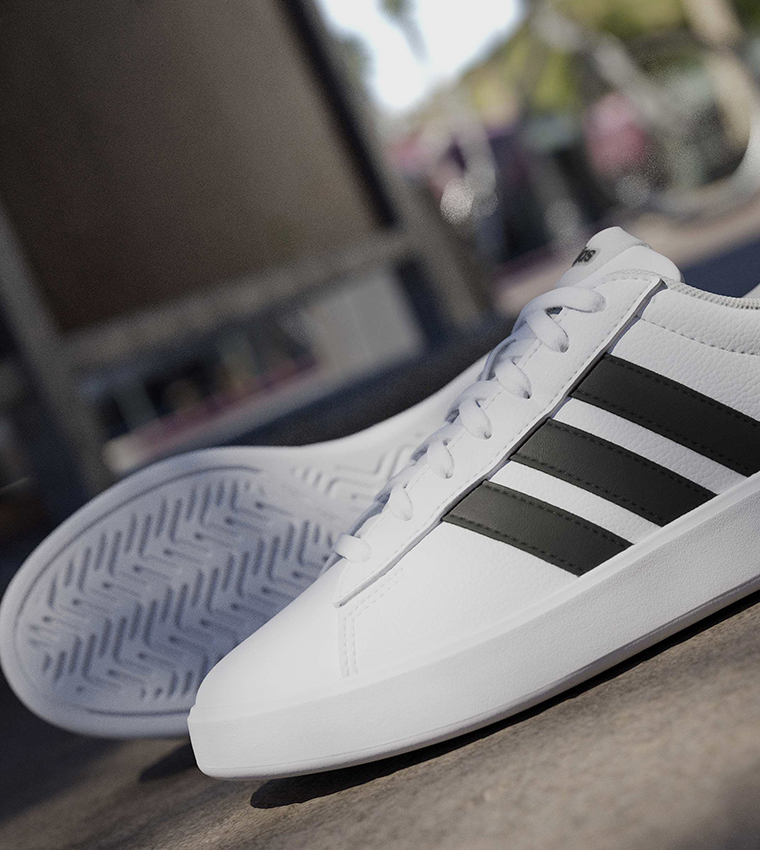 GRAND COURT 3.0 Lace-Up Sneakers