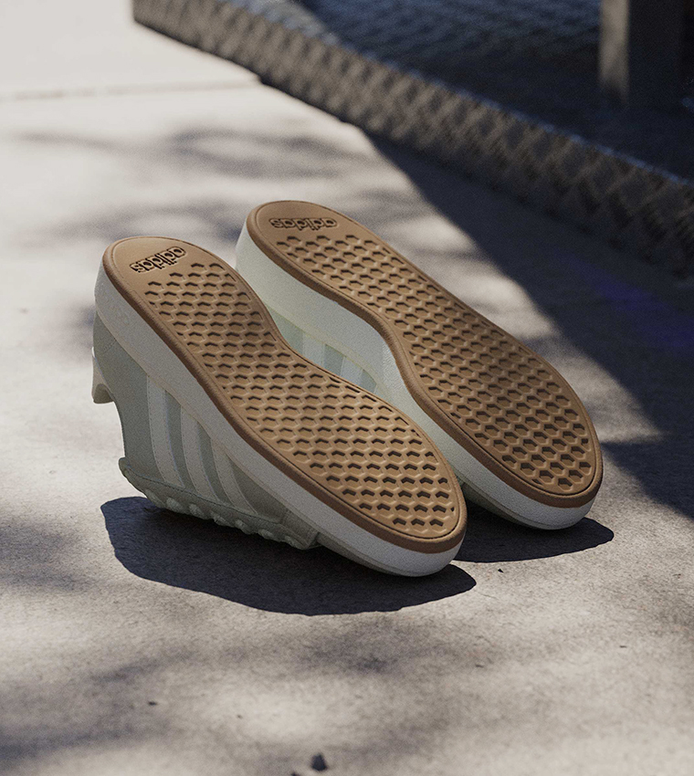 GRAND COURT BASE Lace-Up Sneakers