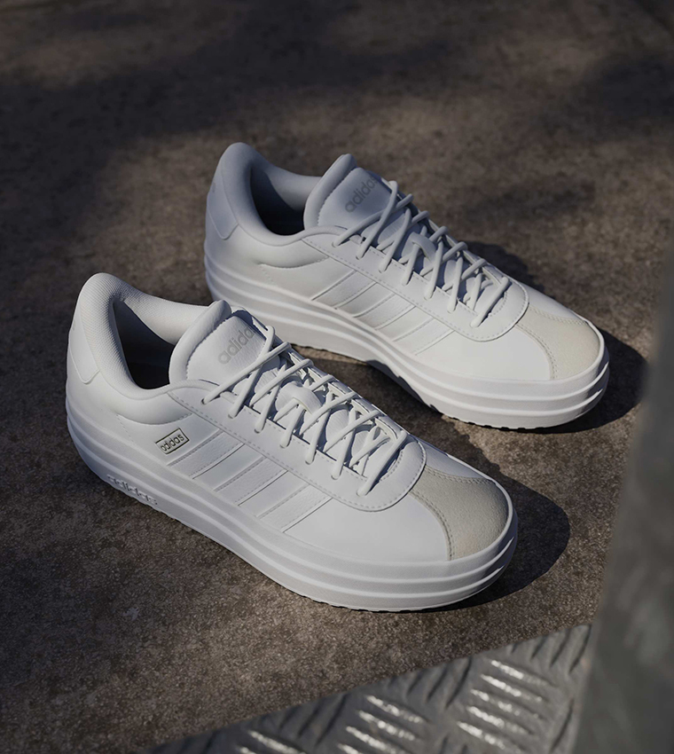 VL COURT BOLD Lace-Up Sneakers