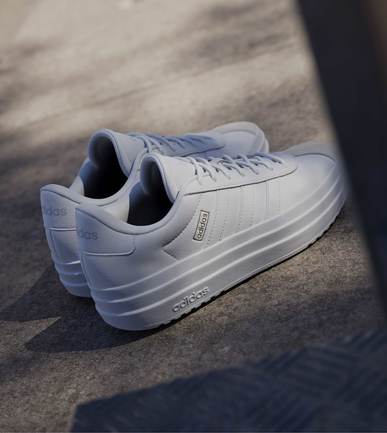 VL COURT BOLD Lace-Up Sneakers