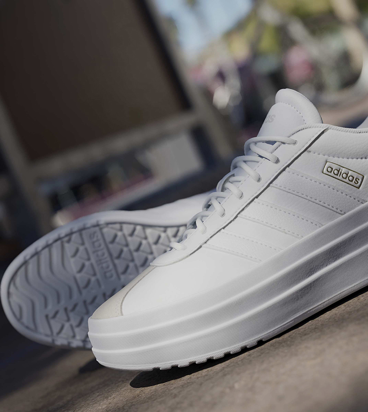 VL COURT BOLD Lace-Up Sneakers