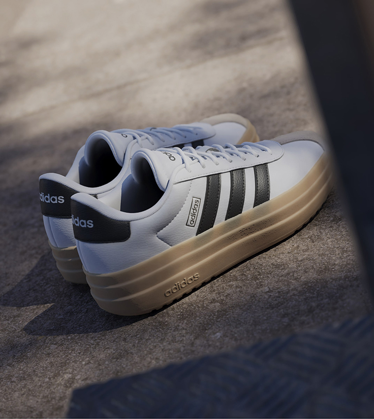 VL COURT BOLD Lace-Up Sneakers