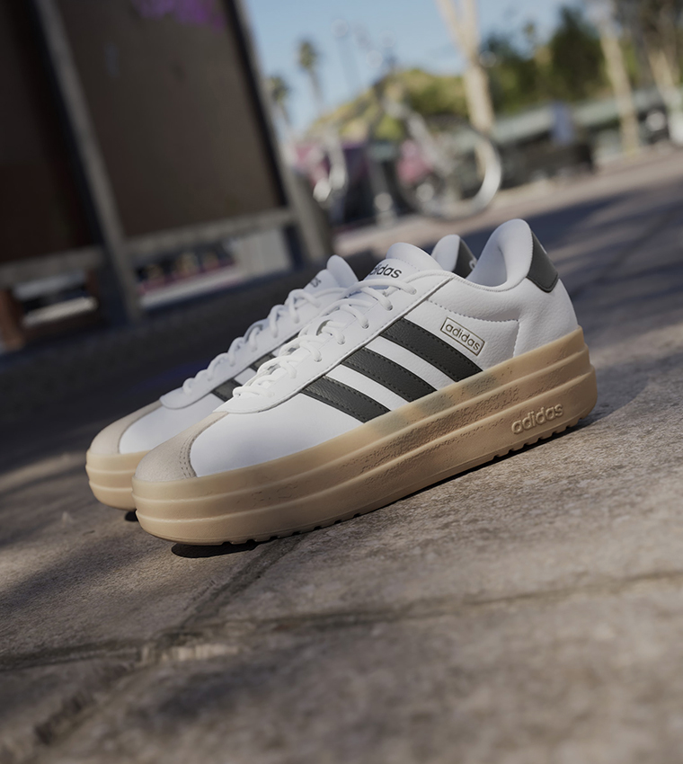 VL COURT BOLD Lace-Up Sneakers