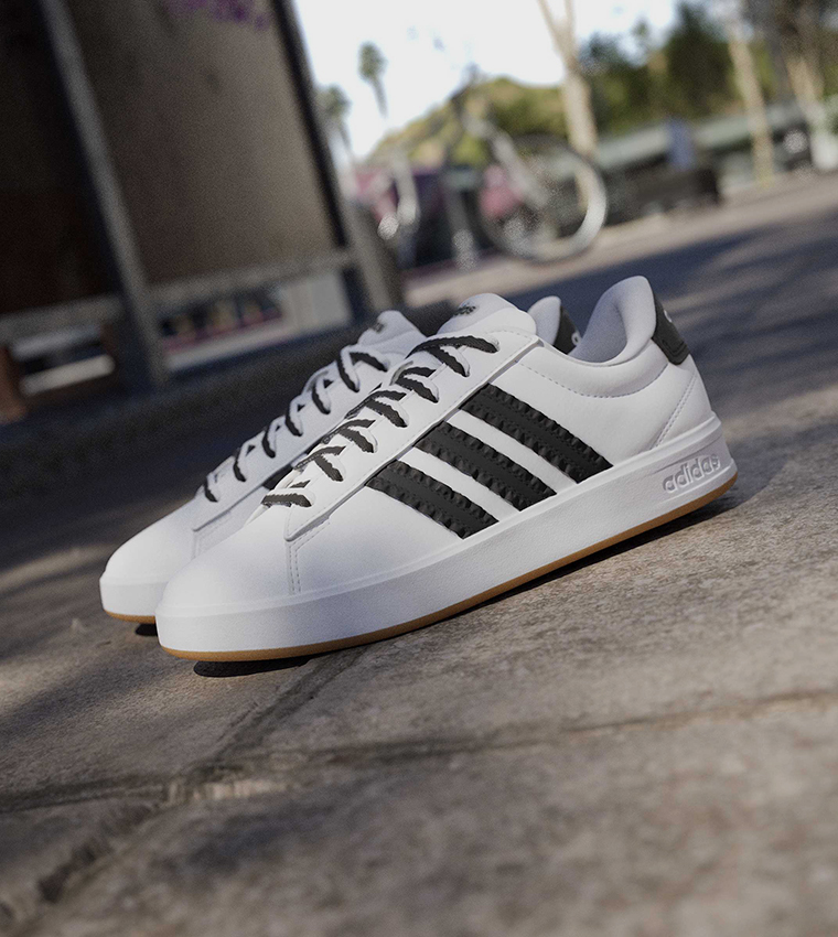 GRAND COURT 3.0 Lace-Up Sneakers