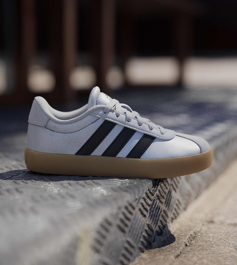 VL COURT 3.0 Lace-Up Sneakers