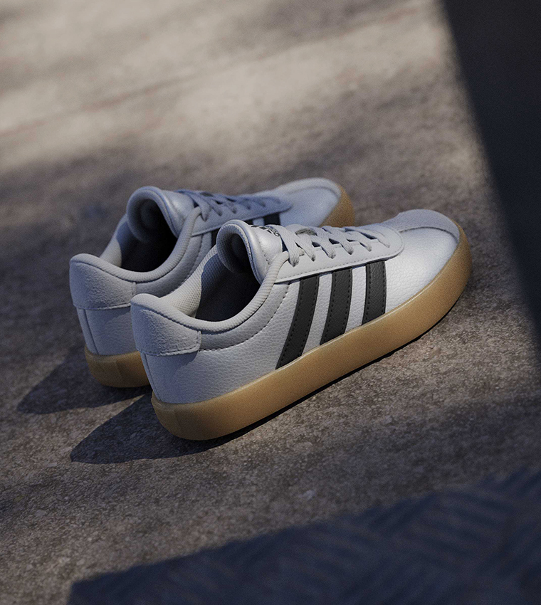 VL COURT 3.0 Lace-Up Sneakers