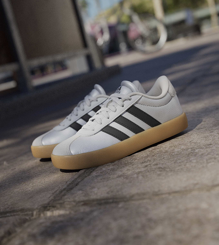 VL COURT 3.0 Lace-Up Sneakers