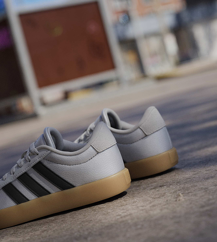 VL COURT 3.0 Lace-Up Sneakers