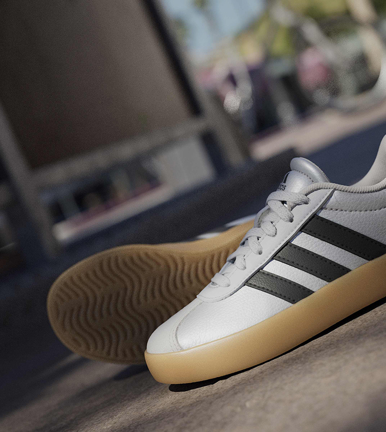 VL COURT 3.0 Lace-Up Sneakers