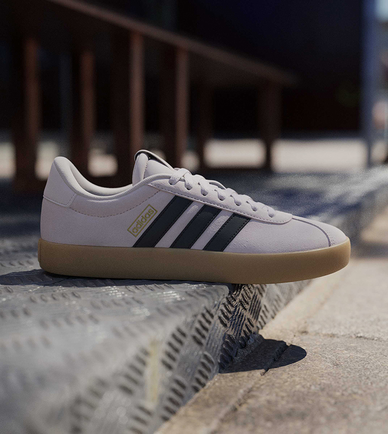 VL COURT 3.0 Lace-Up Sneakers
