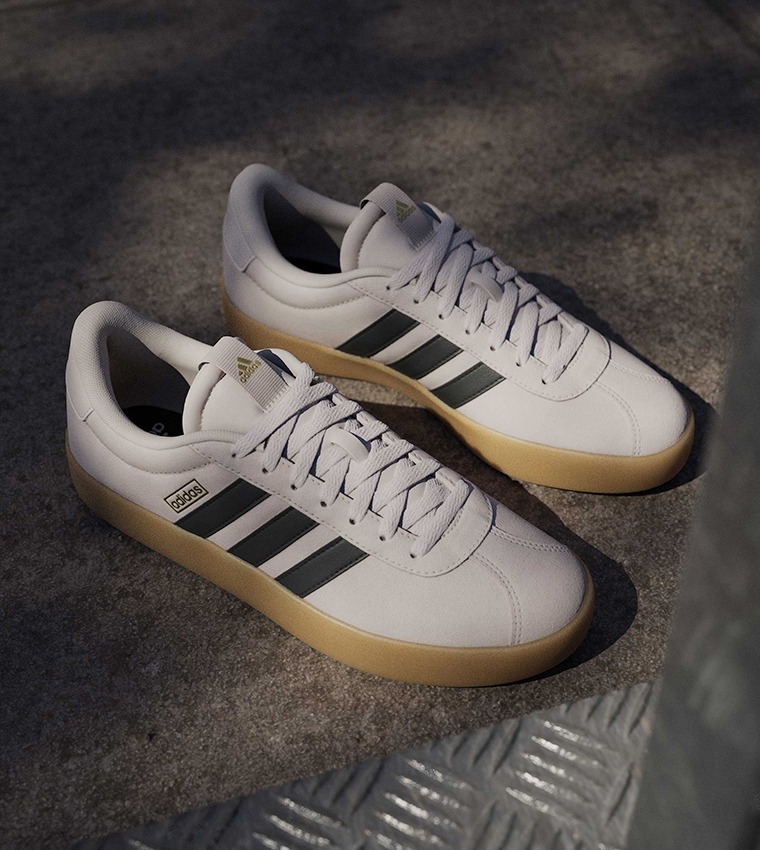 VL COURT 3.0 Lace-Up Sneakers