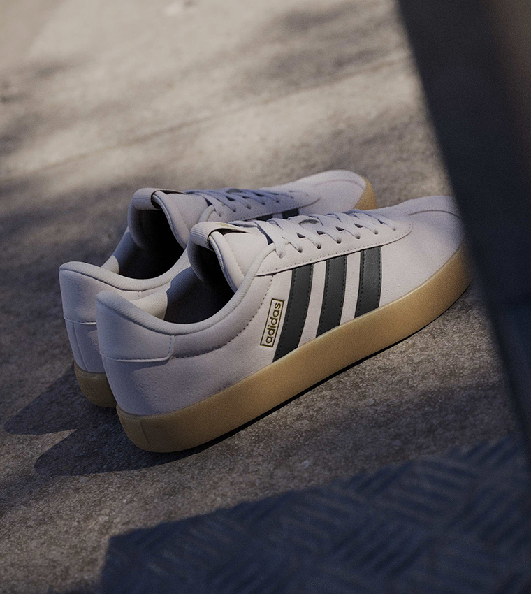 VL COURT 3.0 Lace-Up Sneakers
