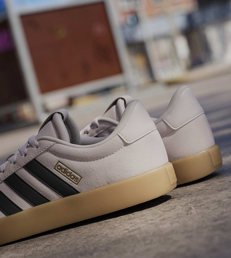 VL COURT 3.0 Lace-Up Sneakers