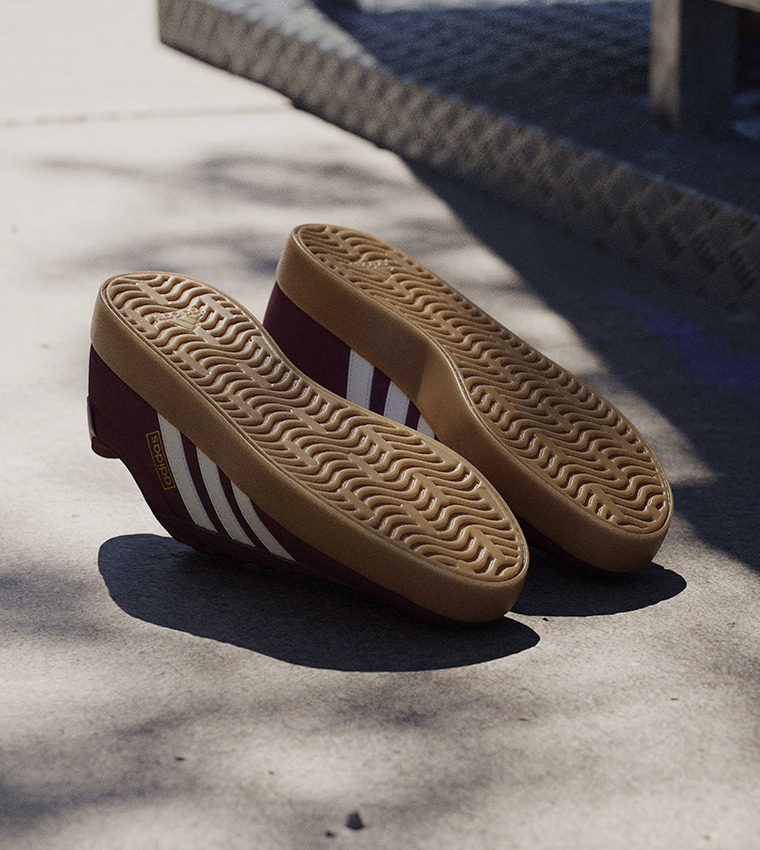 VL COURT 3.0 Lace-Up Sneakers