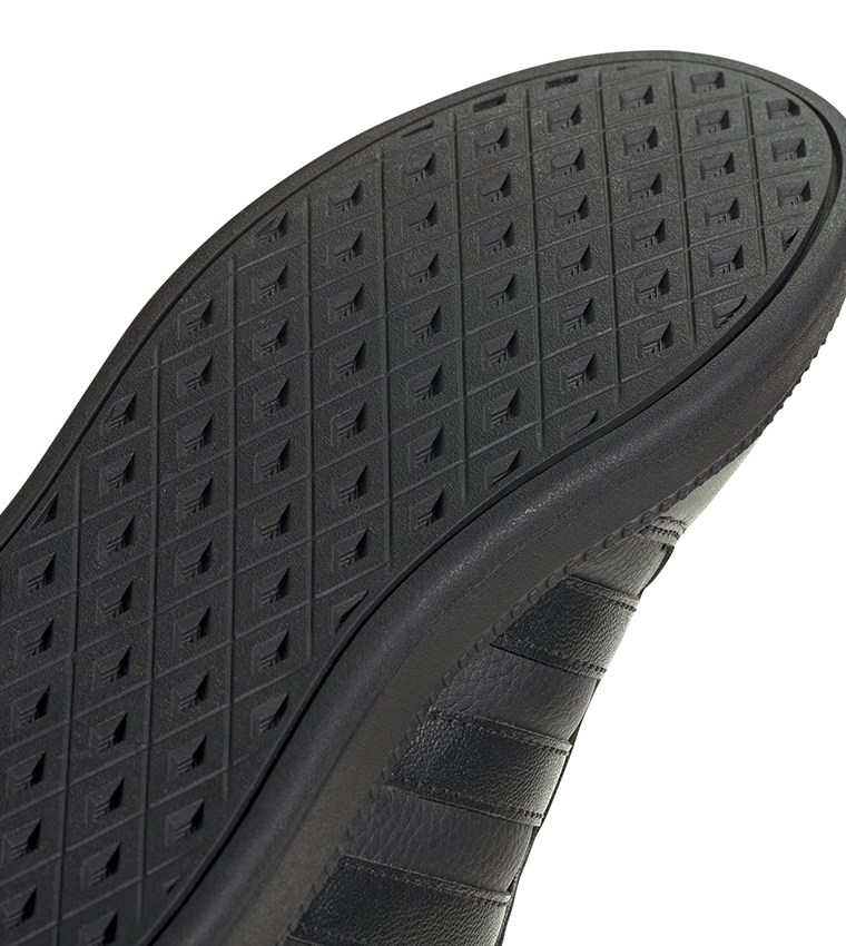 BREAKNET SLEEK Lace-Up Sneakers